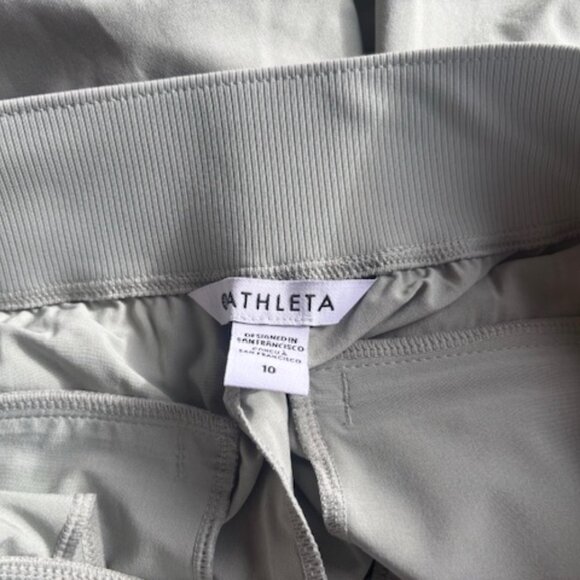 Athleta Brooklyn bermuda shorts light green fern green size 10 like new - Picture 5 of 6